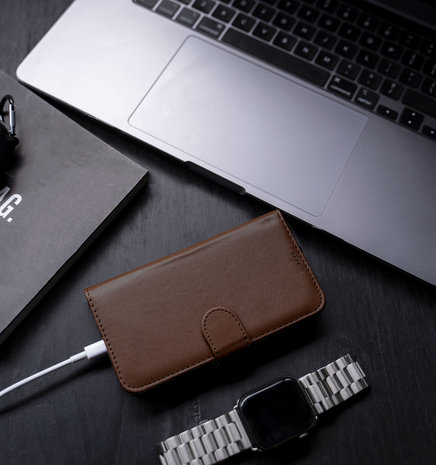 Coverzs Coverzs iPhone 13 Pro Bookcase Hülle (Braun) Coverzs Coverzs iPhone 13 Pro Bookcase Hülle (Braun)