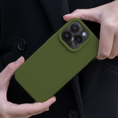 Coverzs Coverzs Solide Silikonhülle iPhone 14 Pro (Armeegrün) Coverzs Coverzs Solide Silikonhülle iPhone 14 Pro (Armeegrün)