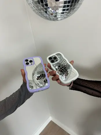 xoxo Wildhearts xoxo Wildhearts Wavy mirror case Creme - iPhone 11 Pro Max Hülle