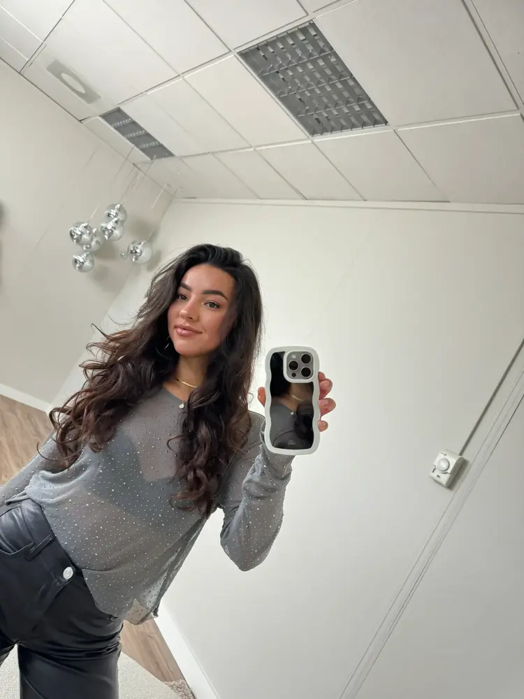 xoxo Wildhearts xoxo Wildhearts Wavy mirror case Creme - iPhone 12 Pro Hülle xoxo Wildhearts xoxo Wildhearts Wavy mirror case Creme - iPhone 12 Pro Hülle