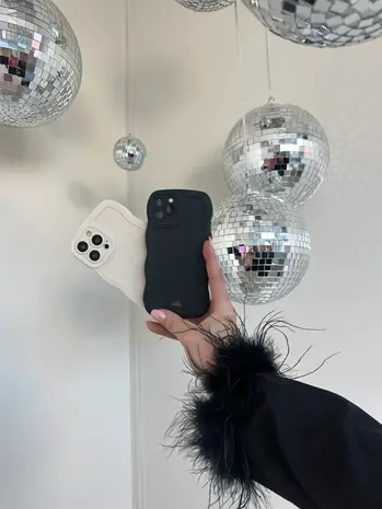 xoxo Wildhearts xoxo Wildhearts Wavy case Black - iPhone 15 Pro Max Hülle xoxo Wildhearts xoxo Wildhearts Wavy case Black - iPhone 15 Pro Max Hülle