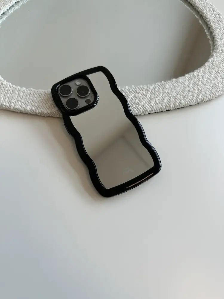 xoxo Wildhearts xoxo Wildhearts Wavy mirror case Black - iPhone 13 Pro Hülle xoxo Wildhearts xoxo Wildhearts Wavy mirror case Black - iPhone 13 Pro Hülle