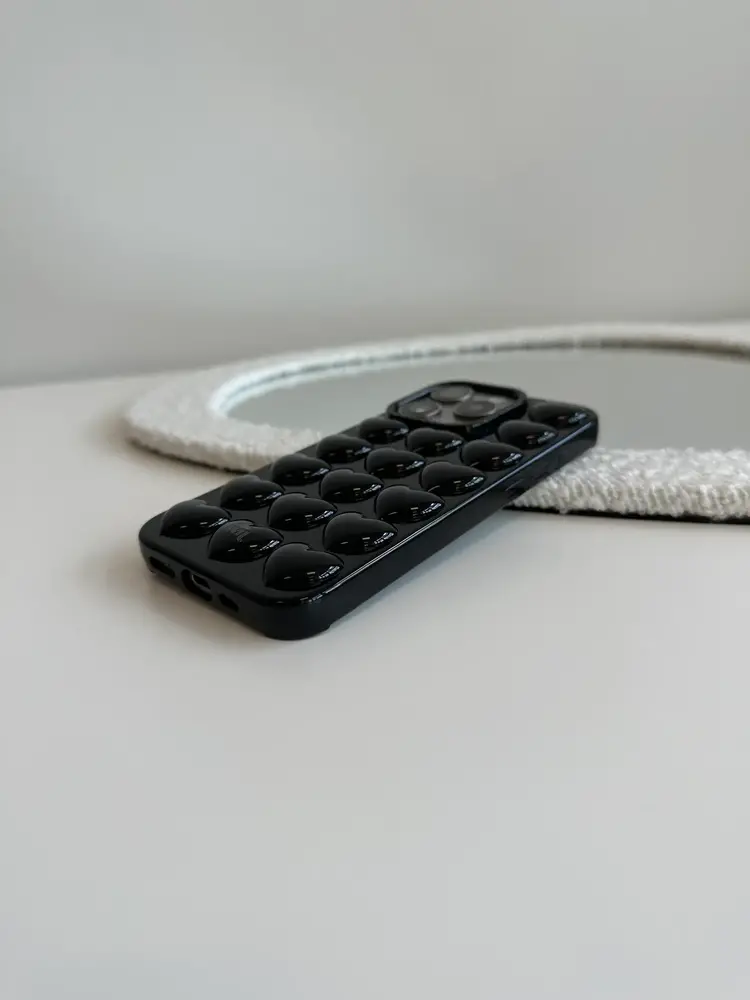 xoxo Wildhearts xoxo Wildhearts Heartbreaker Black - iPhone 12 Pro Max Hülle xoxo Wildhearts xoxo Wildhearts Heartbreaker Black - iPhone 12 Pro Max Hülle