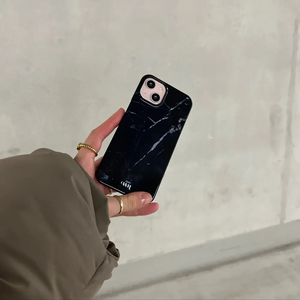 xoxo Wildhearts xoxo Wildhearts Marble Black Mood - iPhone 13 Pro Max Hülle xoxo Wildhearts xoxo Wildhearts Marble Black Mood - iPhone 13 Pro Max Hülle