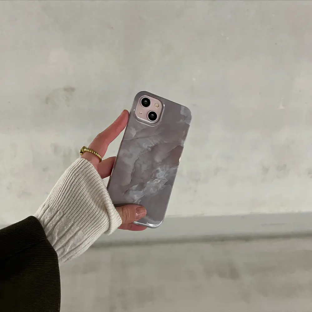 xoxo Wildhearts xoxo Wildhearts Marble Brown Sugar - iPhone 13 Pro Max Hülle xoxo Wildhearts xoxo Wildhearts Marble Brown Sugar - iPhone 13 Pro Max Hülle