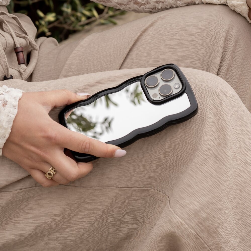 xoxo Wildhearts xoxo Wildhearts Wavy mirror case Black - iPhone 13 Pro Hülle xoxo Wildhearts xoxo Wildhearts Wavy mirror case Black - iPhone 13 Pro Hülle