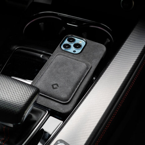 Coverzs Coverzs Alcantara MagSafe Wallet (Schwarz)