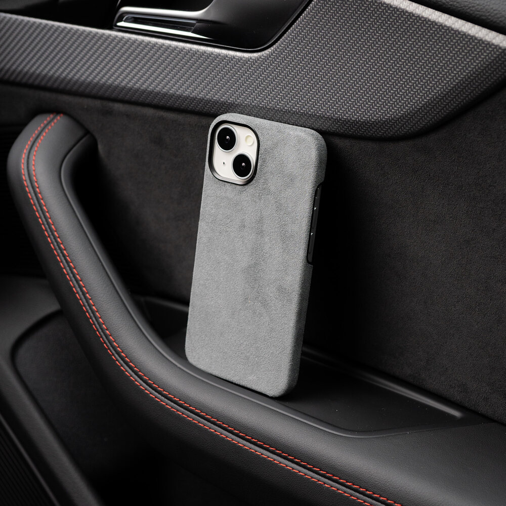 Coverzs Coverzs iPhone 15 Alcantara MagSafe Hülle (Grau) Coverzs Coverzs iPhone 15 Alcantara MagSafe Hülle (Grau)