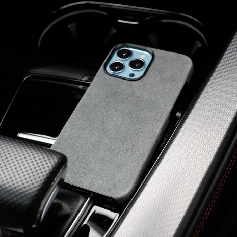 Coverzs Coverzs iPhone 14 Pro Alcantara MagSafe Hülle (Grau)