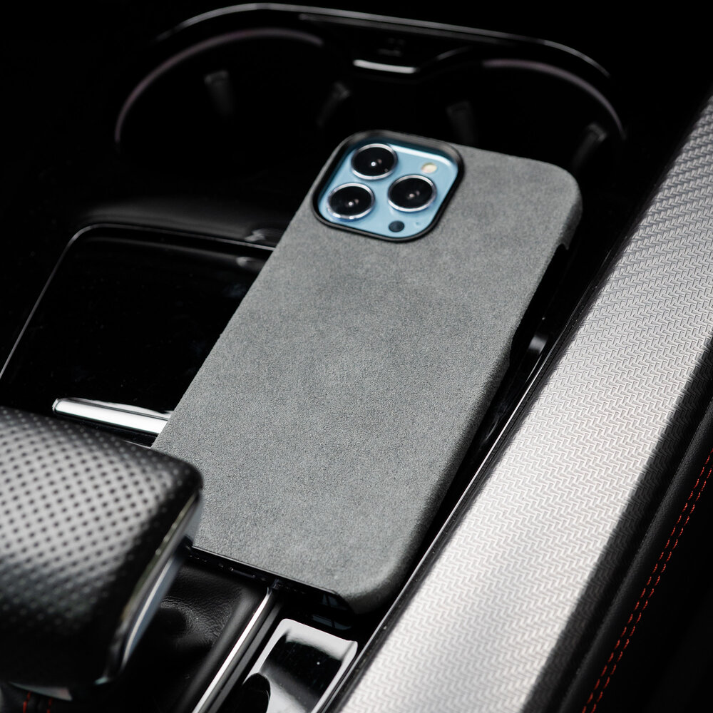 Coverzs Coverzs iPhone 14 Pro Max Alcantara MagSafe Hülle (Grau)