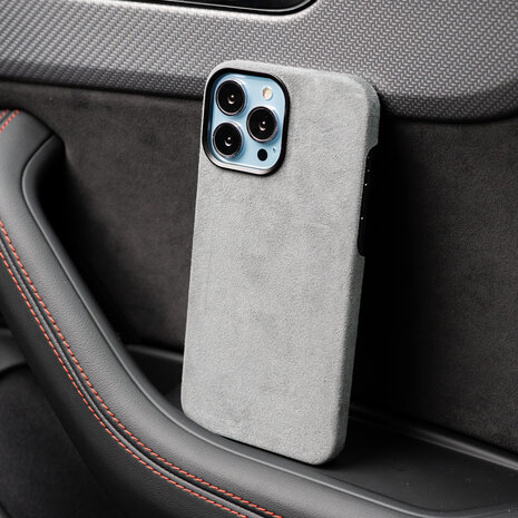 Coverzs Coverzs iPhone 13 Pro Alcantara MagSafe Hülle (Grau) Coverzs Coverzs iPhone 13 Pro Alcantara MagSafe Hülle (Grau)