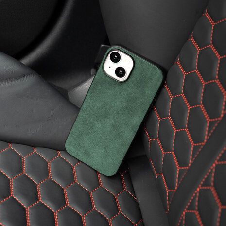 Coverzs Coverzs iPhone 14 Alcantara & TPU MagSafe Hülle (Dunkelgrün) Coverzs Coverzs iPhone 14 Alcantara & TPU MagSafe Hülle (Dunkelgrün)