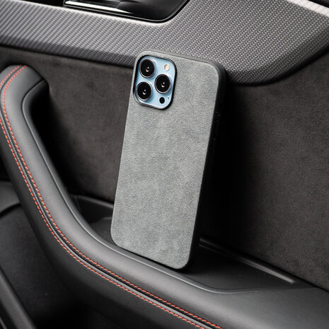 Coverzs Coverzs iPhone 14 Pro Alcantara & TPU MagSafe Hülle (Grau)