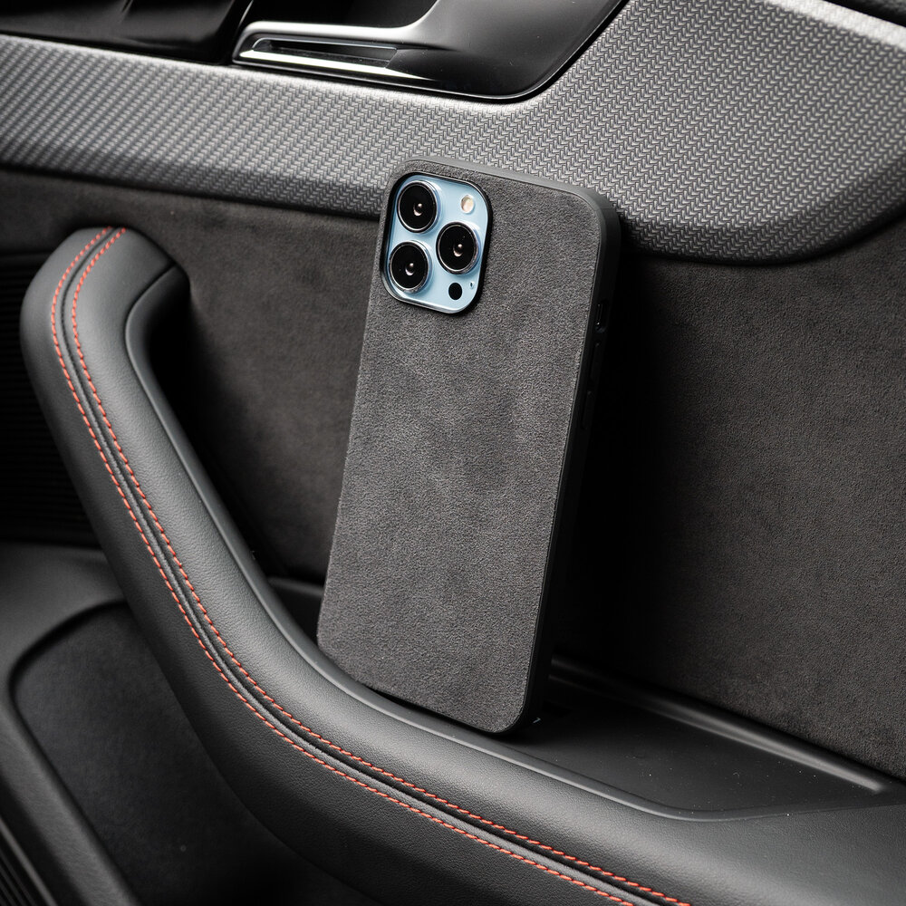 Coverzs Coverzs iPhone 14 Pro Max Alcantara & TPU MagSafe Hülle (Schwarz) Coverzs Coverzs iPhone 14 Pro Max Alcantara & TPU MagSafe Hülle (Schwarz)