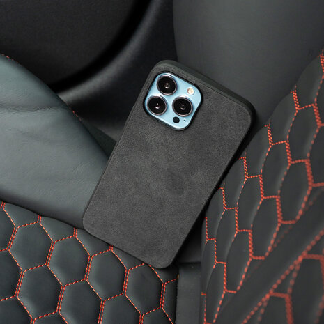 Coverzs Coverzs iPhone 14 Pro Max Alcantara & TPU MagSafe Hülle (Schwarz) Coverzs Coverzs iPhone 14 Pro Max Alcantara & TPU MagSafe Hülle (Schwarz)