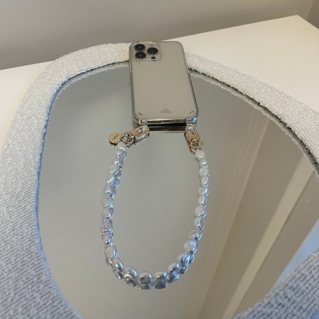 xoxo Wildhearts xoxo Wildhearts iPhone 16 Plus Transparenter Hülle mit kurze Kord Pearlfection