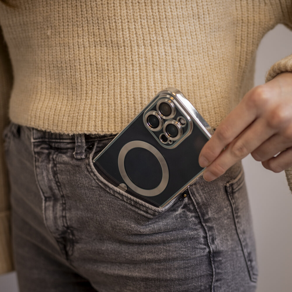 Coverzs Coverzs MagSafe Hülle mit Kameraschutz iPhone 16 Pro (Silber)