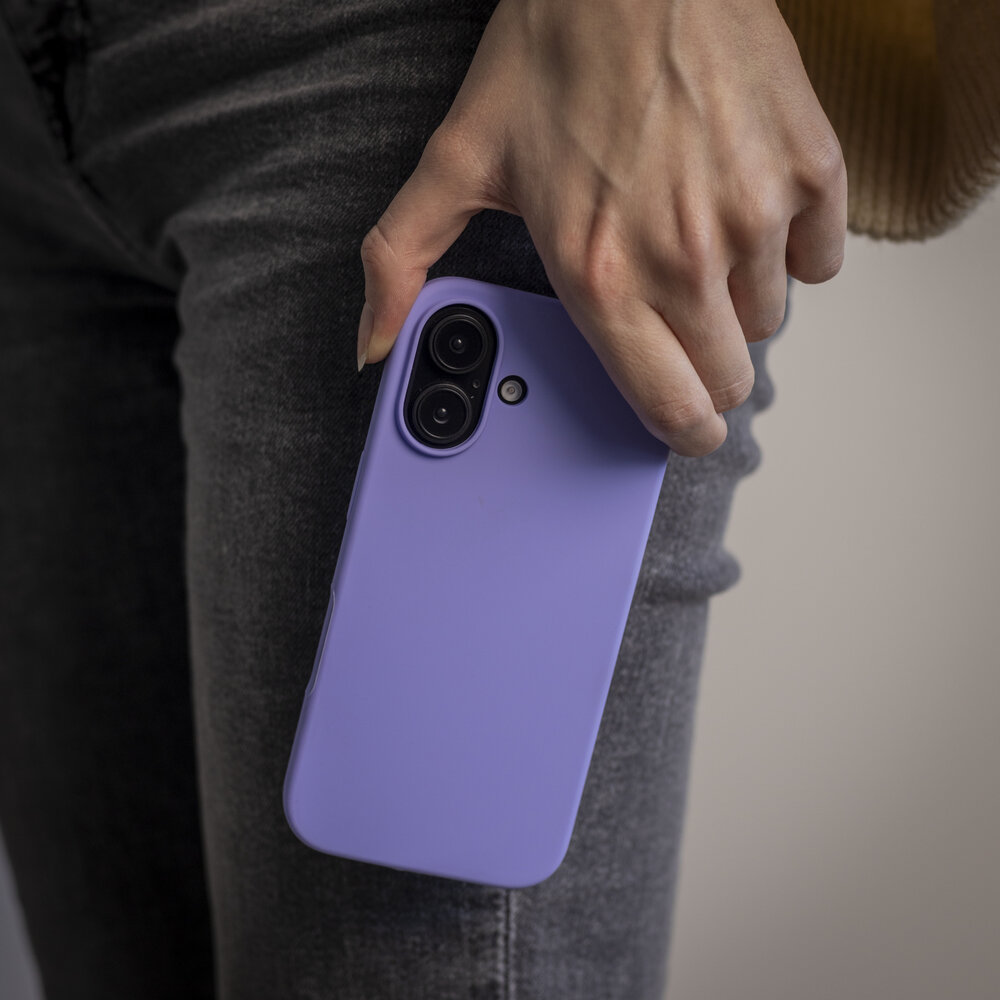 Coverzs Coverzs Solid Silikon Hülle iPhone 16  (Lila) Coverzs Coverzs Solid Silikon Hülle iPhone 16  (Lila)