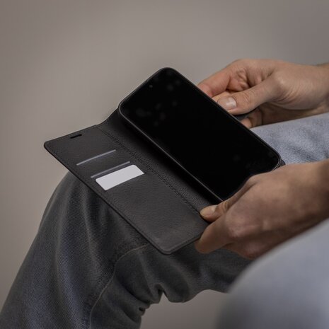 ShieldCase® ShieldCase Book Case iPhone 16 Pro (Schwarz) ShieldCase® ShieldCase Book Case iPhone 16 Pro (Schwarz)