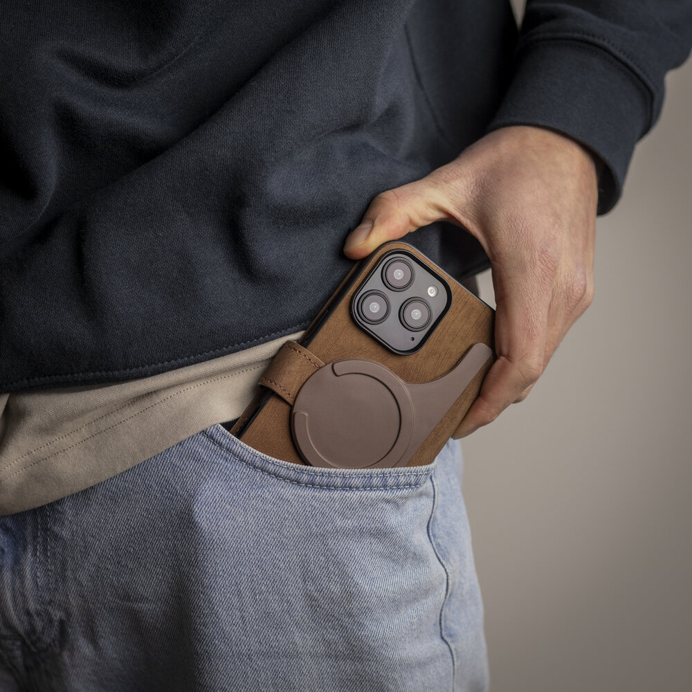 Coverzs Coverzs 2-in-1 MagSafe Book Case iPhone 16 Pro Max (Braun)