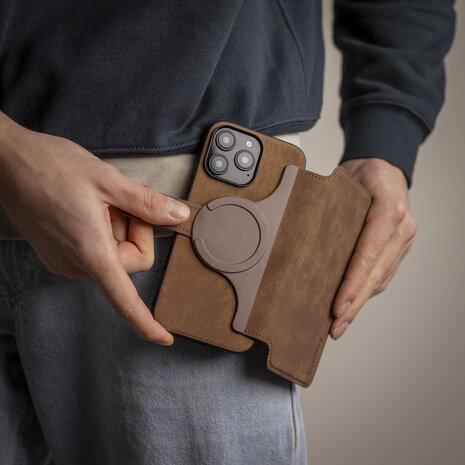 Coverzs Coverzs 2-in-1 MagSafe Book Case iPhone 16 Pro Max (Braun)