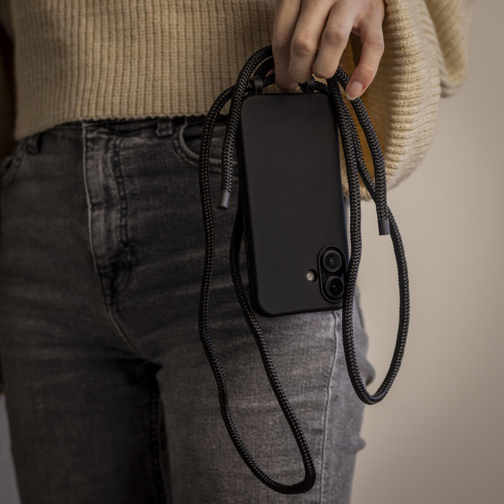 Coverzs Coverzs Silikon Hülle mit Band iPhone 16 Plus (Schwarz)