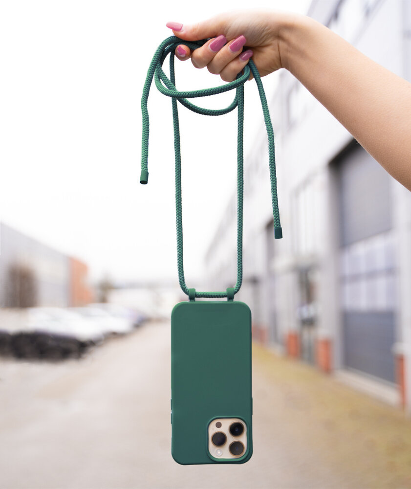 Coverzs Coverzs iPhone 15 Plus MagSafe Silikon Hülle mit Kord (Grün)