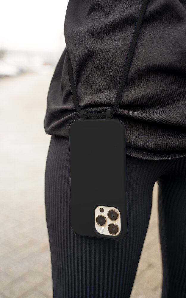 Coverzs Coverzs iPhone 15 Plus Silikon Hülle mit Kord (zwart)