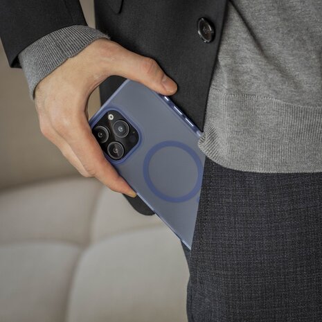 Coverzs Coverzs iPhone 13 Pro glatte Silikonhülle MagSafe (Hellblau) Coverzs Coverzs iPhone 13 Pro glatte Silikonhülle MagSafe (Hellblau)