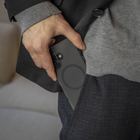 Coverzs Coverzs iPhone 16 Plus glatte Silikonhülle MagSafe (Schwarz) Coverzs Coverzs iPhone 16 Plus glatte Silikonhülle MagSafe (Schwarz)