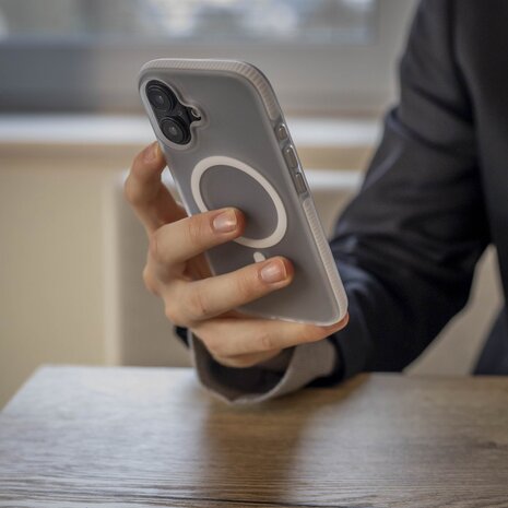 Coverzs Coverzs iPhone 16 Plus glatte Silikonhülle MagSafe (Transparent) Coverzs Coverzs iPhone 16 Plus glatte Silikonhülle MagSafe (Transparent)