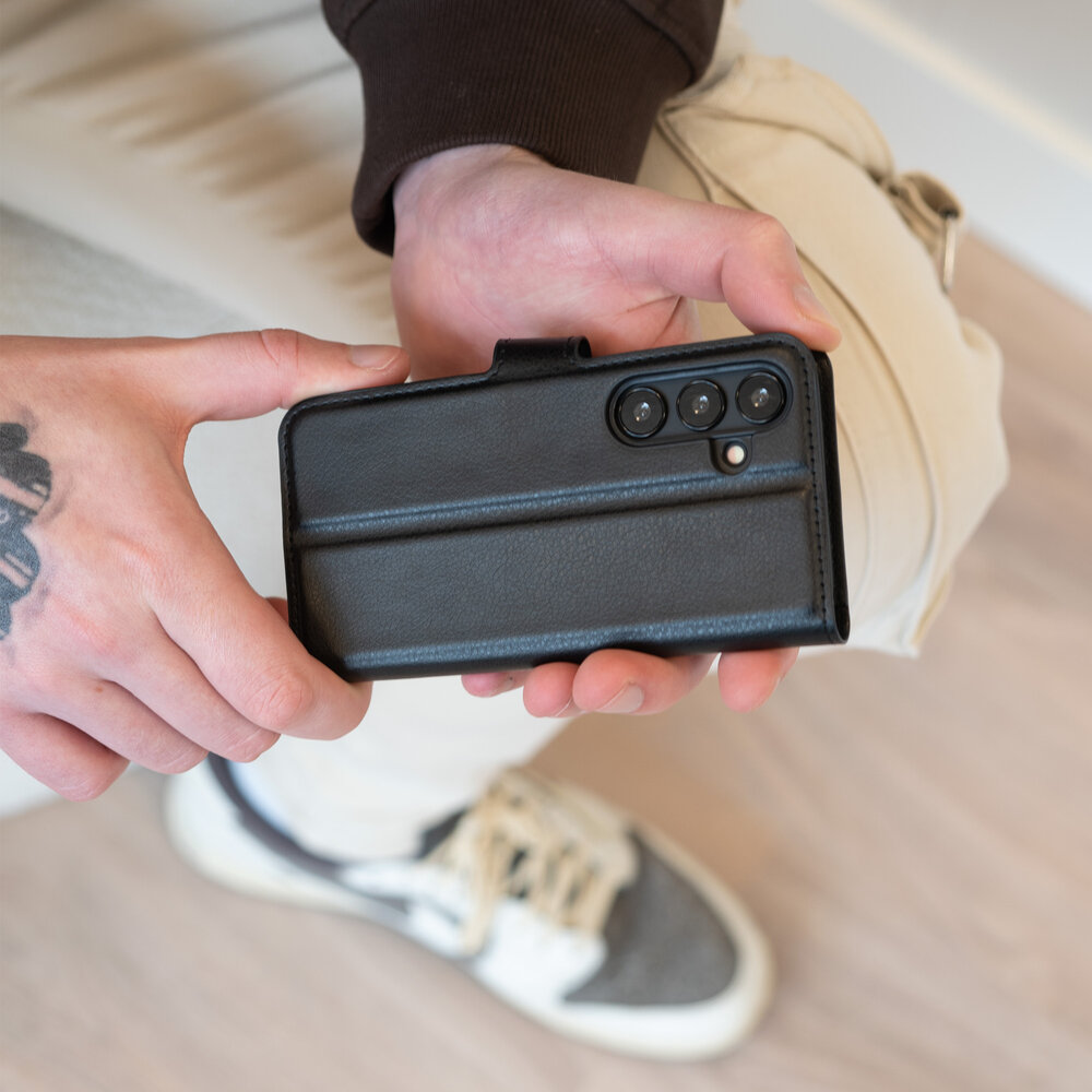 ShieldCase® ShieldCase Samsung Galaxy S24 Bücherhülle (schwarz) ShieldCase® ShieldCase Samsung Galaxy S24 Bücherhülle (schwarz)