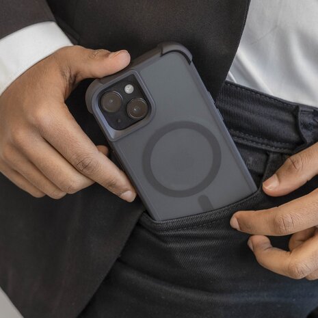 Coverzs Coverzs iPhone 12 matte Shockcase mit MagSafe (Schwarz) Coverzs Coverzs iPhone 12 matte Shockcase mit MagSafe (Schwarz)