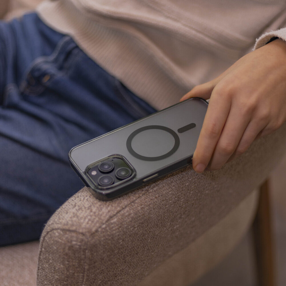 Coverzs Coverzs iPhone 12 Pro matte MagSafe Hülle (Transparent/Schwarz) Coverzs Coverzs iPhone 12 Pro matte MagSafe Hülle (Transparent/Schwarz)