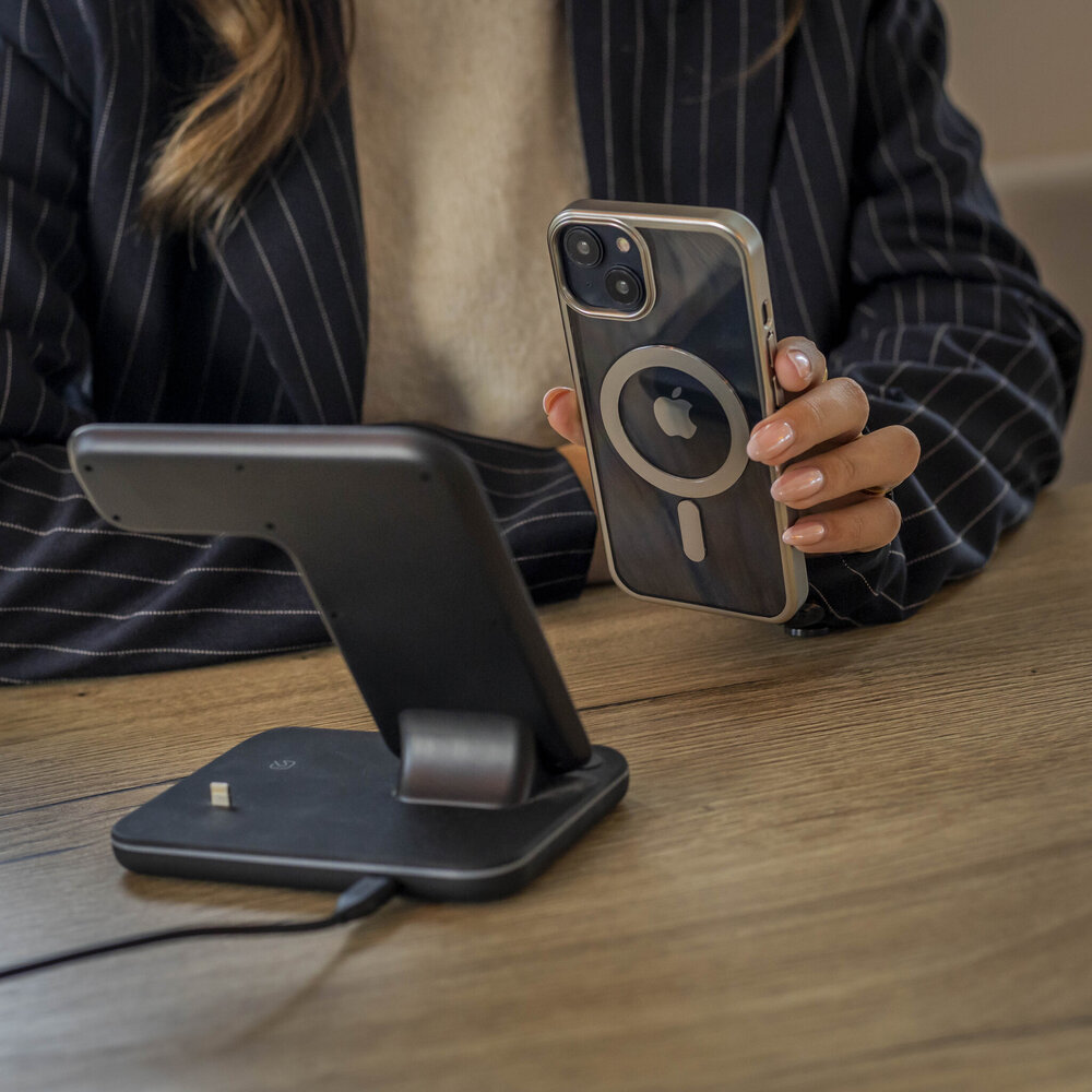 Coverzs Coverzs iPhone 13 klare MagSafe Hardcase (Silber) Coverzs Coverzs iPhone 13 klare MagSafe Hardcase (Silber)