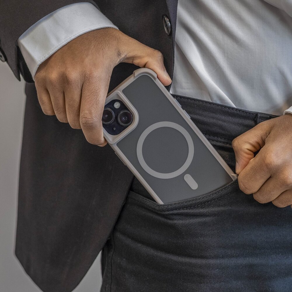 Coverzs Coverzs iPhone 14 matte Shockcase mit MagSafe (Grau) Coverzs Coverzs iPhone 14 matte Shockcase mit MagSafe (Grau)