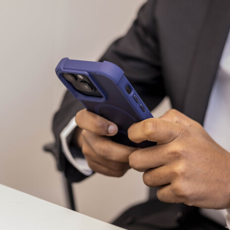 Coverzs Coverzs iPhone 15 matte Shockcase mit MagSafe (Dunkelblau) Coverzs Coverzs iPhone 15 matte Shockcase mit MagSafe (Dunkelblau)