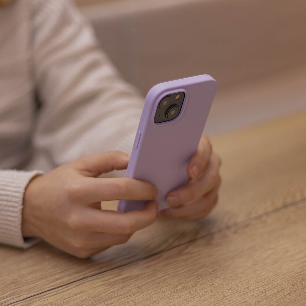 Coverzs Coverzs iPhone 15 Luxus Silikon MagSafe Hülle (Lila) Coverzs Coverzs iPhone 15 Luxus Silikon MagSafe Hülle (Lila)