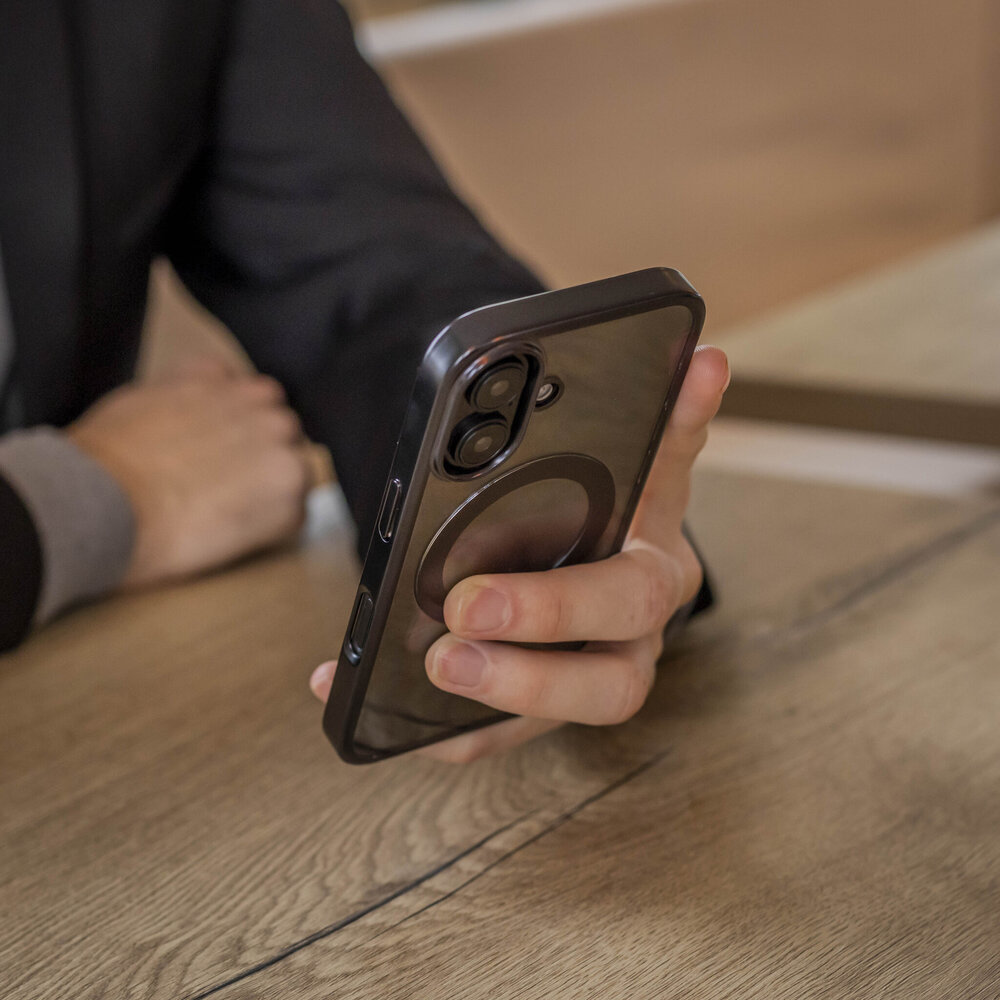 Coverzs Coverzs iPhone 16 klare MagSafe Hardcase (Schwarz) Coverzs Coverzs iPhone 16 klare MagSafe Hardcase (Schwarz)