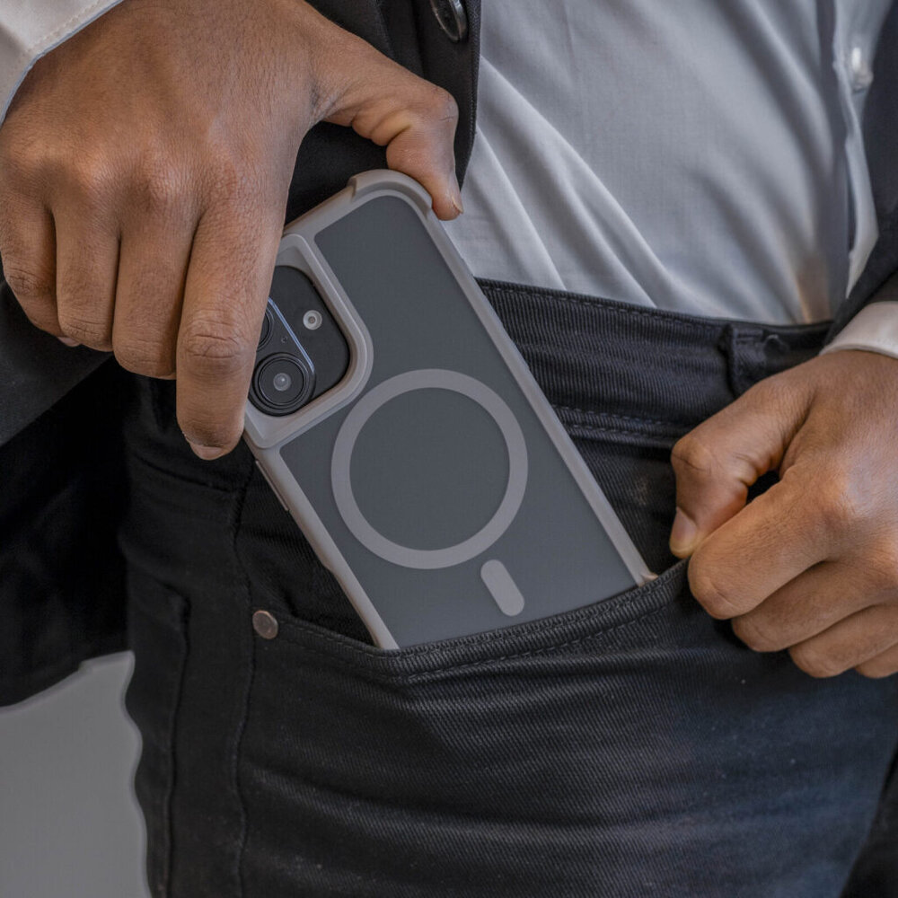 Coverzs Coverzs iPhone 16 matte Shockcase mit MagSafe (Grau) Coverzs Coverzs iPhone 16 matte Shockcase mit MagSafe (Grau)