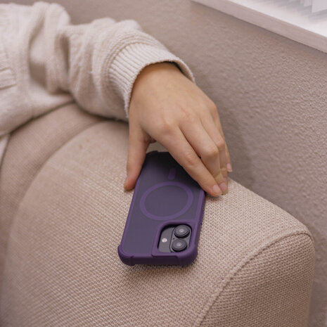 Coverzs Coverzs iPhone 16 matte Shockcase mit MagSafe (Lila)