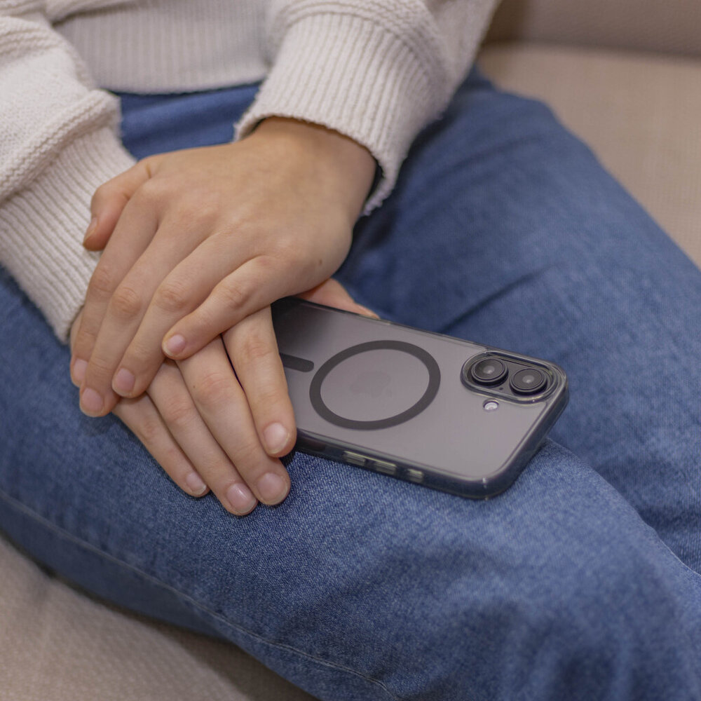 Coverzs Coverzs iPhone 16 Plus matte MagSafe Hülle (Transparent/Schwarz) Coverzs Coverzs iPhone 16 Plus matte MagSafe Hülle (Transparent/Schwarz)