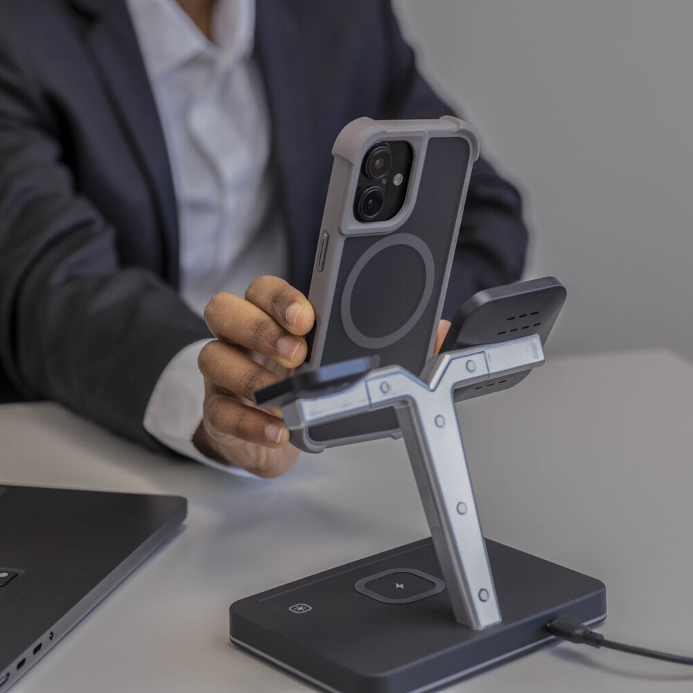 Coverzs Coverzs iPhone 16 Plus matte Shockcase mit MagSafe (Grau) Coverzs Coverzs iPhone 16 Plus matte Shockcase mit MagSafe (Grau)