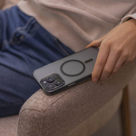 Coverzs Coverzs iPhone 16 Pro matte MagSafe Hülle (Transparent/Schwarz) Coverzs Coverzs iPhone 16 Pro matte MagSafe Hülle (Transparent/Schwarz)