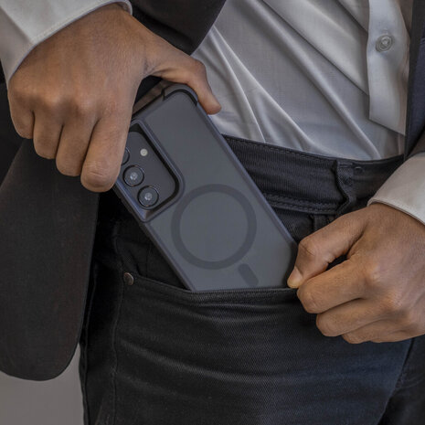 Coverzs Coverzs Samsung Galaxy S24 matte Shockcase mit MagSafe (Schwarz) Coverzs Coverzs Samsung Galaxy S24 matte Shockcase mit MagSafe (Schwarz)