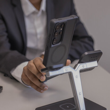 Coverzs Coverzs Samsung Galaxy S24 Ultra matte Shockcase mit MagSafe (Schwarz) Coverzs Coverzs Samsung Galaxy S24 Ultra matte Shockcase mit MagSafe (Schwarz)