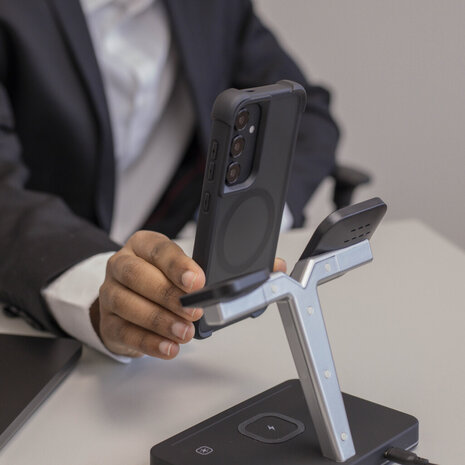 Coverzs Coverzs Samsung Galaxy S25 matte Shockcase mit MagSafe (Schwarz) Coverzs Coverzs Samsung Galaxy S25 matte Shockcase mit MagSafe (Schwarz)