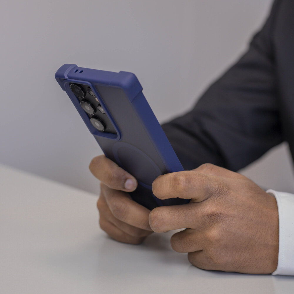 Coverzs Coverzs Samsung Galaxy S25 Ultra matte Shockcase mit MagSafe (Dunkelblau) Coverzs Coverzs Samsung Galaxy S25 Ultra matte Shockcase mit MagSafe (Dunkelblau)