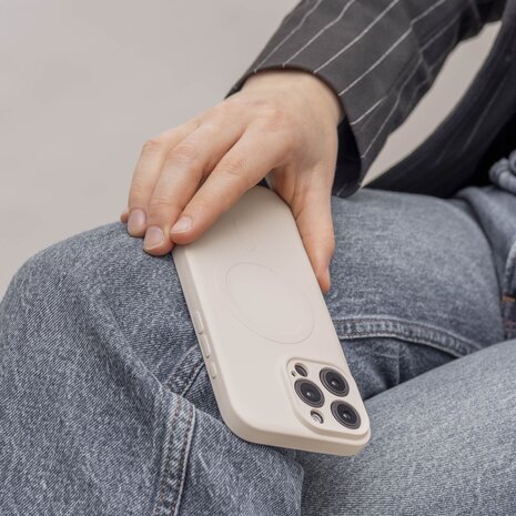 ShieldCase® ShieldCase iPhone 14 Pro Max Silikon MagSafe back cover (Beige) ShieldCase® ShieldCase iPhone 14 Pro Max Silikon MagSafe back cover (Beige)