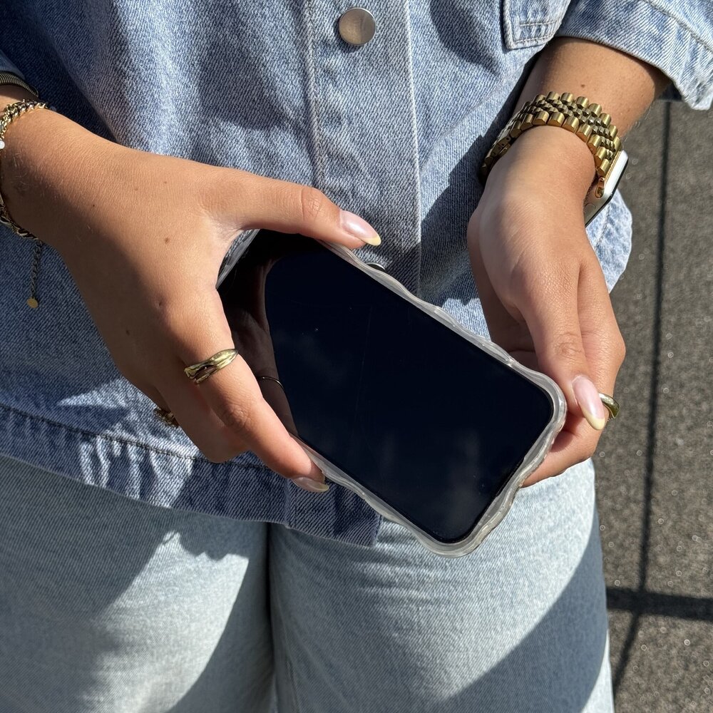 xoxo Wildhearts xoxo Wildhearts Glossy Wavy Case Wild Soul - iPhone 11 Hülle xoxo Wildhearts xoxo Wildhearts Glossy Wavy Case Wild Soul - iPhone 11 Hülle